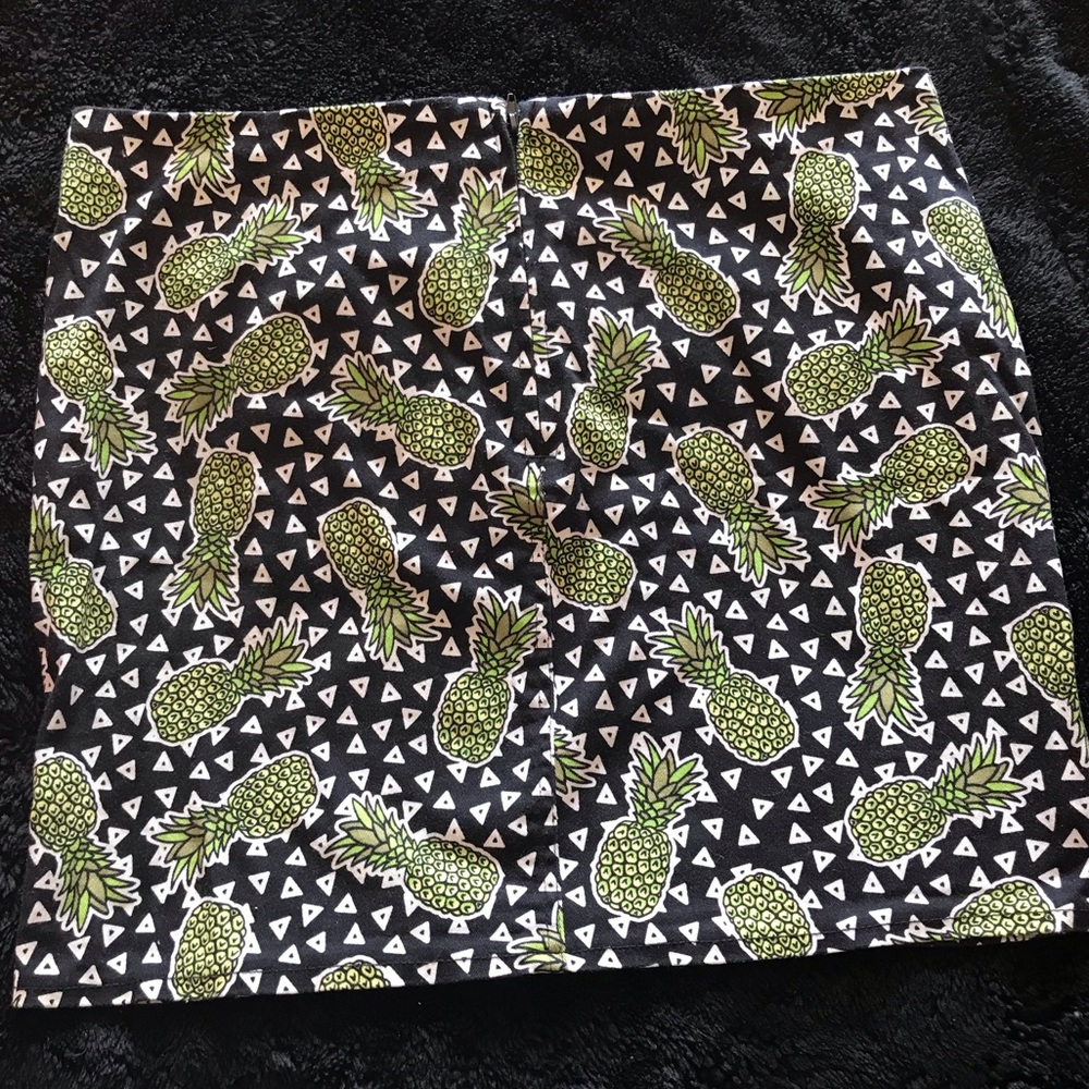 Pineapple Print Mini Skirt - Picture 3 of 3
